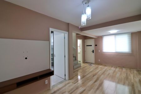 Casa de condomínio à venda com 120m², 3 quartos e 2 vagasSala 