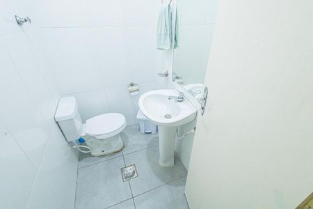 Casa para alugar com 200m², 4 quartos e 3 vagas Casa para alugar com 200m², 4 quartos e 3 vagasBanheiro