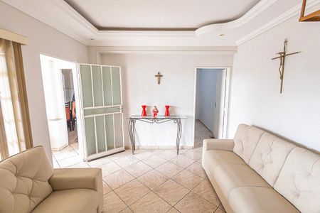 Casa para alugar com 200m², 4 quartos e 3 vagas Casa para alugar com 200m², 4 quartos e 3 vagasSala