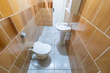 Casa para alugar com 200m², 4 quartos e 3 vagas Casa para alugar com 200m², 4 quartos e 3 vagasBanheiro