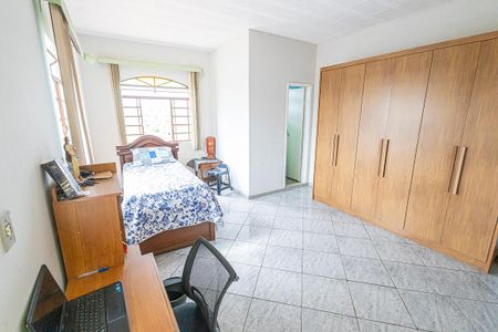 Casa para alugar com 200m², 4 quartos e 3 vagas Casa para alugar com 200m², 4 quartos e 3 vagasQuarto 2/ suite