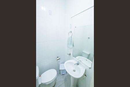 Casa para alugar com 200m², 4 quartos e 3 vagas Casa para alugar com 200m², 4 quartos e 3 vagasBanheiro