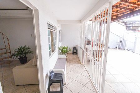 Casa para alugar com 200m², 4 quartos e 3 vagas Casa para alugar com 200m², 4 quartos e 3 vagasVaranda 1