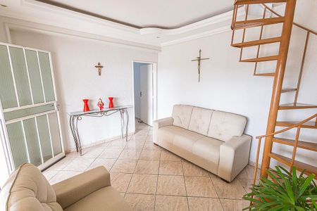 Casa para alugar com 200m², 4 quartos e 3 vagas Casa para alugar com 200m², 4 quartos e 3 vagasSala