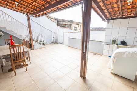 Casa para alugar com 200m², 4 quartos e 3 vagas Casa para alugar com 200m², 4 quartos e 3 vagasArea de serviço