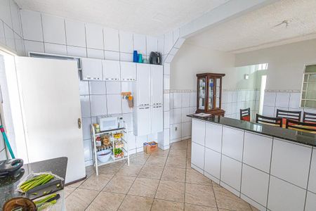 Casa para alugar com 200m², 4 quartos e 3 vagas Casa para alugar com 200m², 4 quartos e 3 vagasCozinha