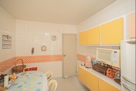 Casa para alugar com 200m², 3 quartos e 2 vagas Casa para alugar com 200m², 3 quartos e 2 vagasCozinha