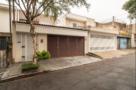 Casa para alugar com 200m², 3 quartos e 2 vagas Casa para alugar com 200m², 3 quartos e 2 vagasFachada