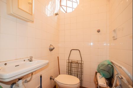 Casa para alugar com 200m², 3 quartos e 2 vagas Casa para alugar com 200m², 3 quartos e 2 vagasBanheiro de Serviço