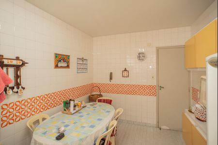 Casa para alugar com 200m², 3 quartos e 2 vagas Casa para alugar com 200m², 3 quartos e 2 vagasCozinha