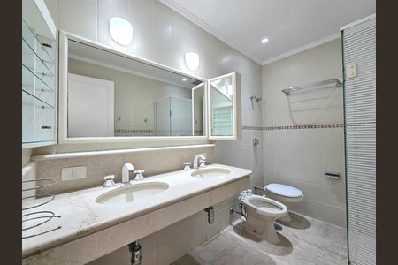 Apartamento para alugar com 180m², 2 quartos e 1 vaga Apartamento para alugar com 180m², 2 quartos e 1 vagaBanheiro da Suíte
