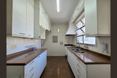 Apartamento para alugar com 180m², 2 quartos e 1 vaga Apartamento para alugar com 180m², 2 quartos e 1 vagaCozinha