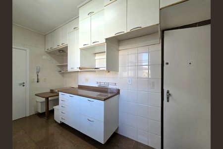 Apartamento para alugar com 180m², 2 quartos e 1 vaga Apartamento para alugar com 180m², 2 quartos e 1 vagaCozinha