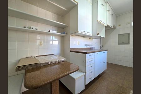 Apartamento para alugar com 180m², 2 quartos e 1 vaga Apartamento para alugar com 180m², 2 quartos e 1 vagaCozinha