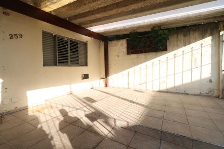Casa à venda com 186m², 2 quartos e 2 vagas Casa à venda com 186m², 2 quartos e 2 vagasGaragem