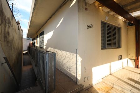 Casa à venda com 186m², 2 quartos e 2 vagas Casa à venda com 186m², 2 quartos e 2 vagasQuintal