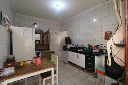 Casa à venda com 186m², 2 quartos e 2 vagas Casa à venda com 186m², 2 quartos e 2 vagasCozinha
