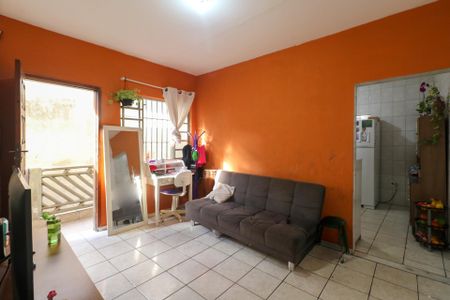 Casa à venda com 186m², 2 quartos e 2 vagas Casa à venda com 186m², 2 quartos e 2 vagasSala