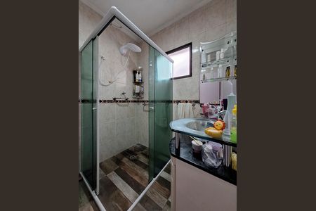 Casa à venda com 150m², 3 quartos e 4 vagasBanheiro quarto 1