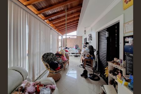 Casa à venda com 150m², 3 quartos e 4 vagasVaranda