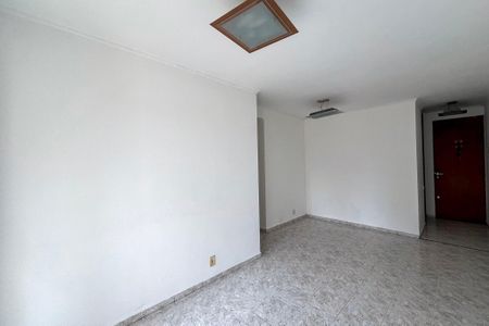 Sala de apartamento para alugar com 3 quartos, 63m² em Parque Bristol, São Paulo