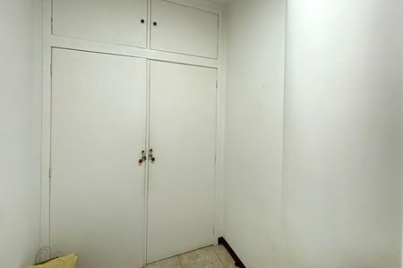 Apartamento à venda com 210m², 4 quartos e 1 vaga Apartamento à venda com 210m², 4 quartos e 1 vagaQuarto de Serviço