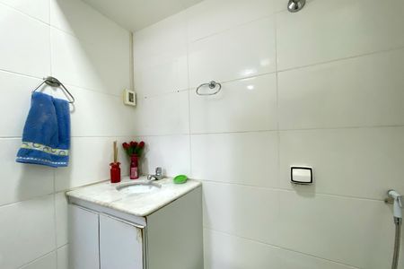 Apartamento à venda com 210m², 4 quartos e 1 vaga Apartamento à venda com 210m², 4 quartos e 1 vagaBanheiro de serviço