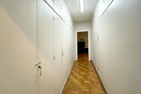 Apartamento à venda com 210m², 4 quartos e 1 vaga Apartamento à venda com 210m², 4 quartos e 1 vagacorredor
