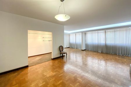 Apartamento à venda com 210m², 4 quartos e 1 vaga Apartamento à venda com 210m², 4 quartos e 1 vagaSala