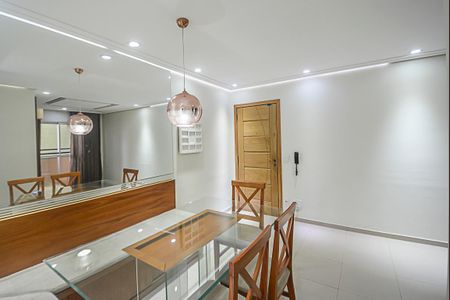 Apartamento à venda com 60m², 2 quartos e 1 vaga Apartamento à venda com 60m², 2 quartos e 1 vagaSala