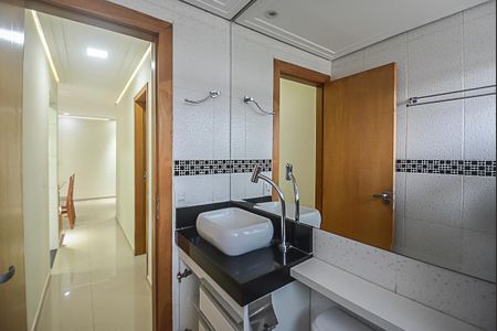 Apartamento à venda com 60m², 2 quartos e 1 vaga Apartamento à venda com 60m², 2 quartos e 1 vagaBanheiro