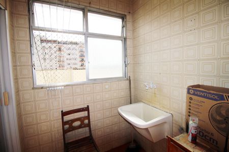 Apartamento para alugar com 70m², 2 quartos e 1 vagaÁrea de Serviço