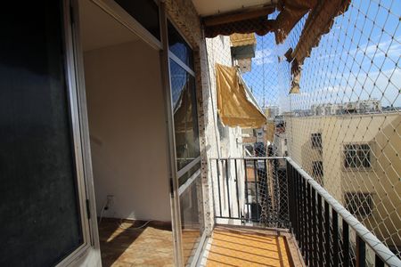 Apartamento para alugar com 70m², 2 quartos e 1 vagaVaranda