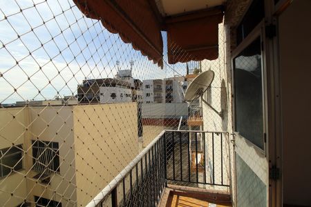 Apartamento para alugar com 70m², 2 quartos e 1 vagaVaranda