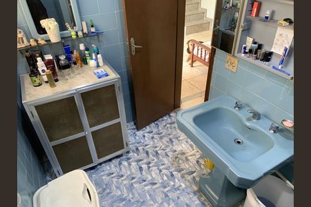 Casa à venda com 258m², 5 quartos e 2 vagasBanheiro 2