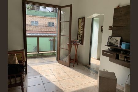Casa à venda com 258m², 5 quartos e 2 vagasSala