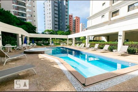 Studio para alugar com 32m², 1 quarto e 1 vaga Studio para alugar com 32m², 1 quarto e 1 vagaÁrea comum - Piscina