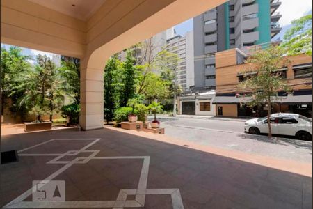 Studio para alugar com 32m², 1 quarto e 1 vaga Studio para alugar com 32m², 1 quarto e 1 vagaEntrada