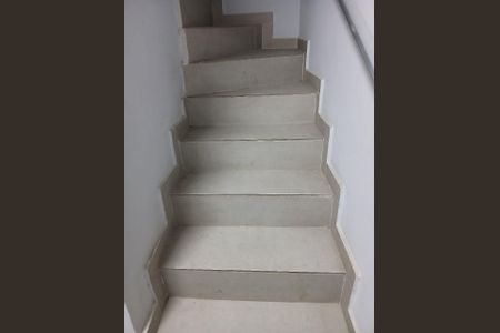 Escada de casa à venda com 2 quartos, 65m² em Itaquera, São Paulo