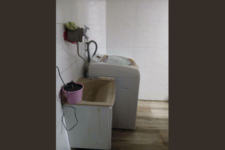 Casa à venda com 65m², 2 quartos e 1 vaga Casa à venda com 65m², 2 quartos e 1 vagaÁrea de serviço