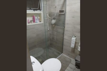 Casa à venda com 65m², 2 quartos e 1 vaga Casa à venda com 65m², 2 quartos e 1 vagaBanheiro