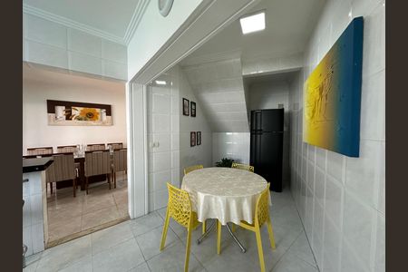 Casa de condomínio à venda com 254m², 4 quartos e 11 vagas Casa de condomínio à venda com 254m², 4 quartos e 11 vagasCozinha