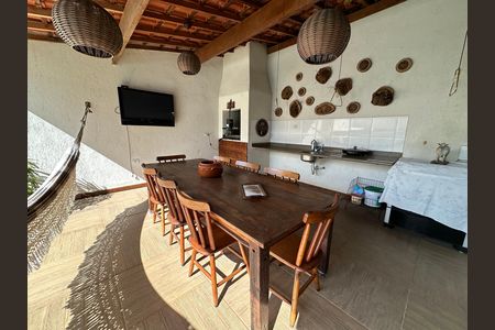 Casa de condomínio à venda com 254m², 4 quartos e 11 vagas Casa de condomínio à venda com 254m², 4 quartos e 11 vagasVaranda gourmet