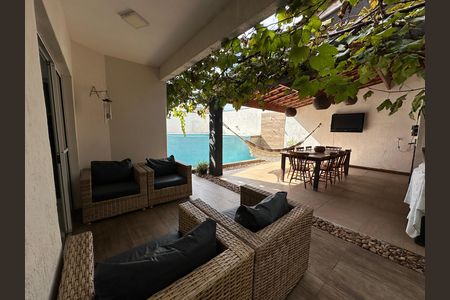 Casa de condomínio à venda com 254m², 4 quartos e 11 vagas Casa de condomínio à venda com 254m², 4 quartos e 11 vagasVaranda gourmet