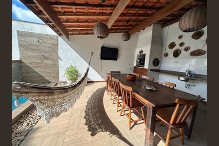 Casa de condomínio à venda com 254m², 4 quartos e 11 vagas Casa de condomínio à venda com 254m², 4 quartos e 11 vagasVaranda gourmet