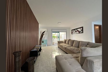 Casa de condomínio à venda com 254m², 4 quartos e 11 vagas Casa de condomínio à venda com 254m², 4 quartos e 11 vagasSala