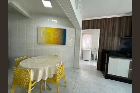 Casa de condomínio à venda com 254m², 4 quartos e 11 vagas Casa de condomínio à venda com 254m², 4 quartos e 11 vagasCozinha