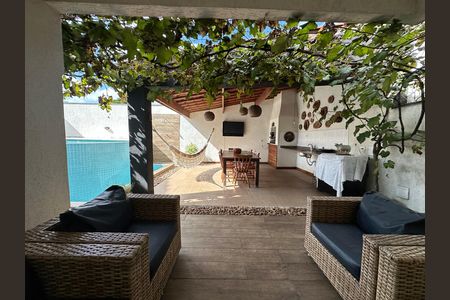 Casa de condomínio à venda com 254m², 4 quartos e 11 vagas Casa de condomínio à venda com 254m², 4 quartos e 11 vagasVaranda gourmet