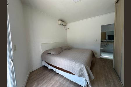 Casa de condomínio à venda com 254m², 4 quartos e 11 vagas Casa de condomínio à venda com 254m², 4 quartos e 11 vagasSuíte 2