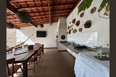 Casa de condomínio à venda com 254m², 4 quartos e 11 vagas Casa de condomínio à venda com 254m², 4 quartos e 11 vagasVaranda gourmet